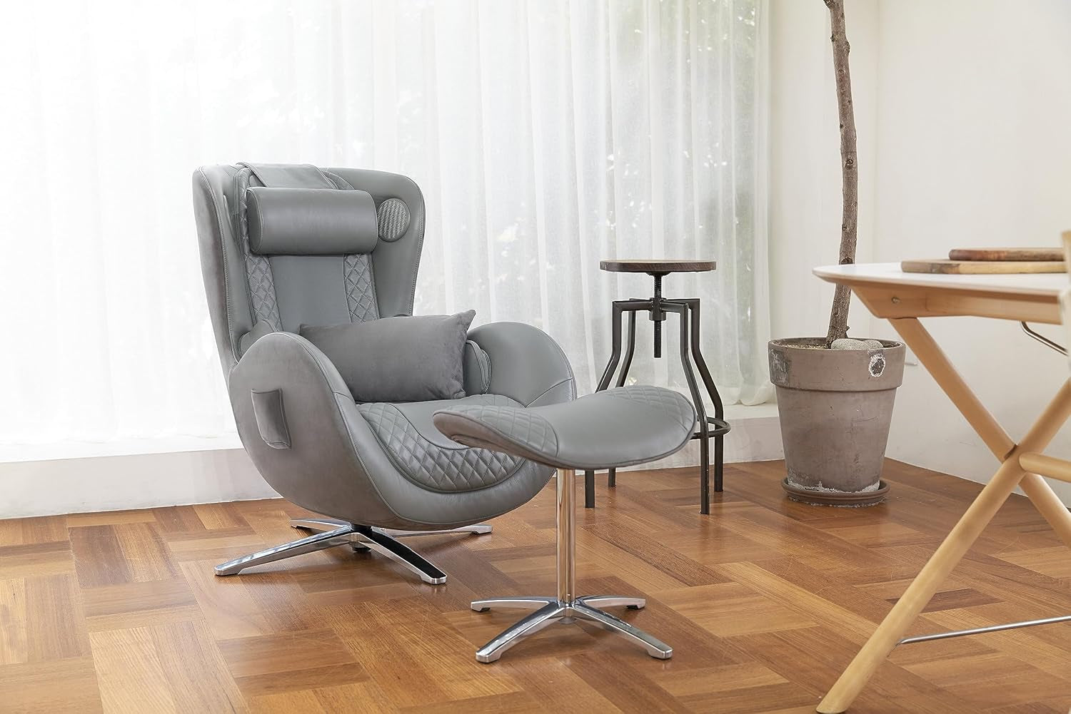 Heated Classic Massage Chair with Ottoman – Full Body & Spot Shiatsu Massager, Recliner with Bluetooth Speaker & In-Chair Charger – Portable & Ergonomic Design